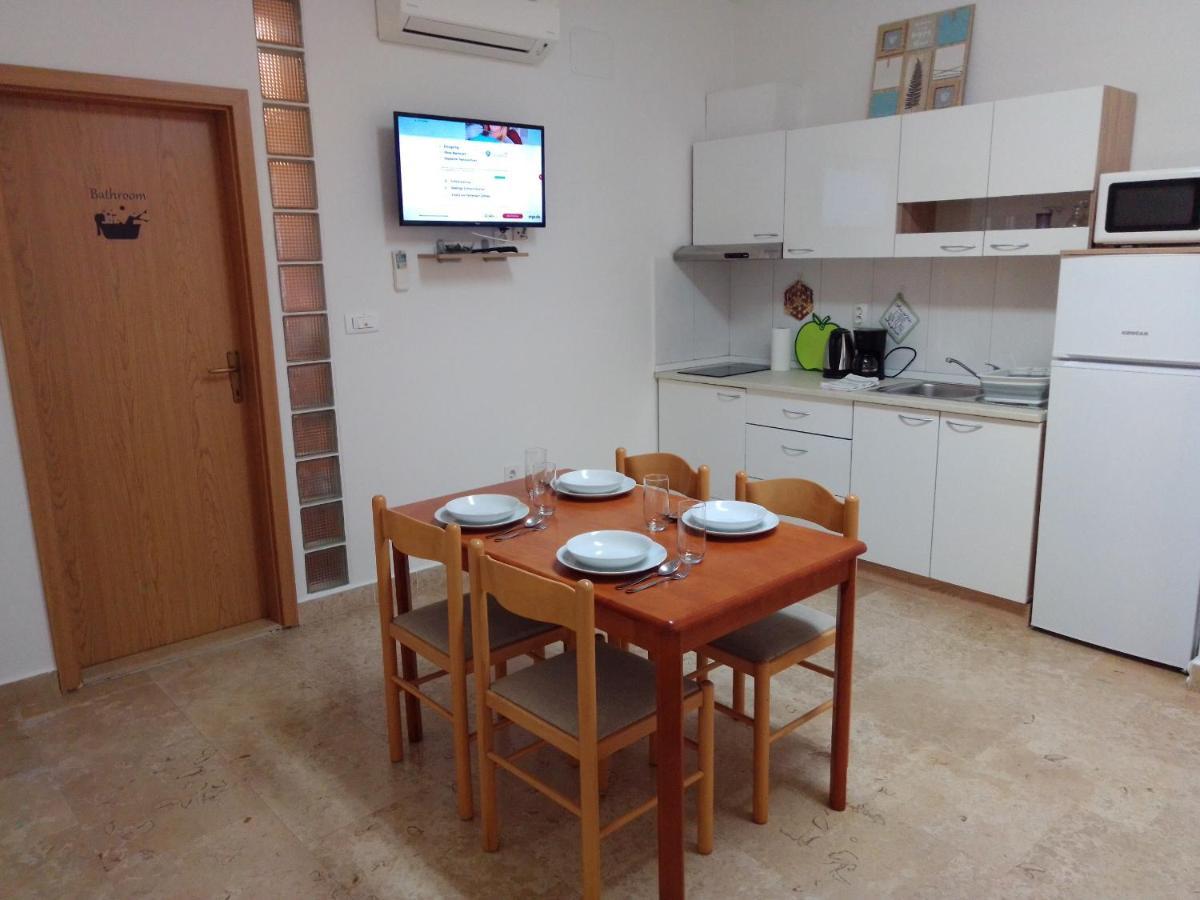 Apartman Sendi Pula Ngoại thất bức ảnh